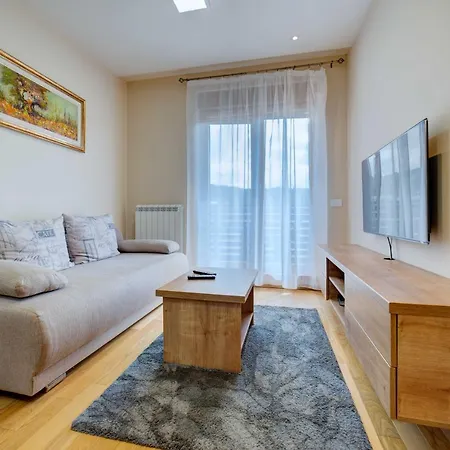 Apartment Gold Kalman