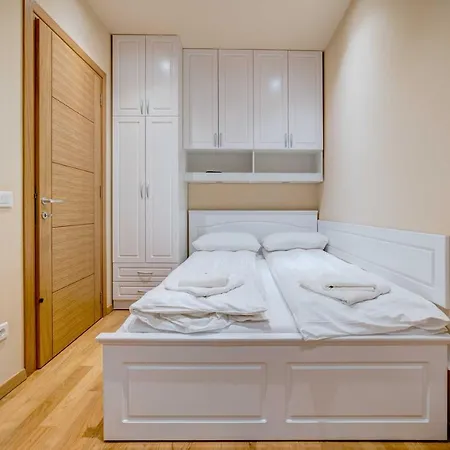 Gold Kalman Apartment